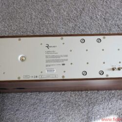 Ruark Audio R7 High Fidelity Radiogram - Spartanisches, unkompliziertes Anschlussfeld. Schade, dass der USB-Port keinen Datentransfer erlaubt