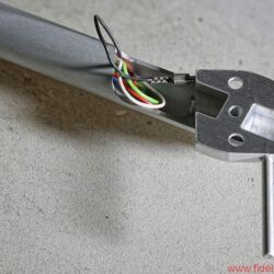 Thorens TP 92 OEM - Ein Erdungspin an der Headshell kann gegen Brumm-Störungen helfen, macht sich aber auch klanglich subtil bemerkbar