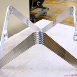 Bang & Olufsen BeoLab 90 - Allein für die Herstellung der „Kronen“ aus nahtlos gezogenem und poliertem Alumimium beschäftigt B&O drei Roboter.