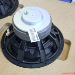 Bang & Olufsen BeoLab 90 - B&O gewährte intensive Einblicke in alle Stadien der Entwicklung und Fertigung: von ersten Entwürfen bis zum Alugussgehäuse, vom Modellbau über die Montage bis zu den Messräumen. Entscheidende Klanginstanz ist „Tonmeister“ Geoff Martin