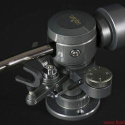 Ortofon SPU A95 + TA-210 - Kein Filigranteil, sondern eher Maschinenbau. Die Antiskating-Einstellung nimmt man am besten via Testplatte vor