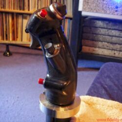 GECOM Technologies - Am „Hörsofa“ scheint ein „Joystick“ montiert zu sein …