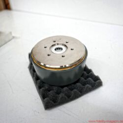 Hörner und ihre Treiber Teil 1 - 18 mm große Austrittsöffnung des Lamar-Model-1-Treibers. Hinter der Öffnung erkennt man den Phaseplug.