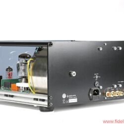 Musica Nova Phoenix 2.2 und Pegasus 50/50 - 50 Watt pro Kanal in einem Ultralinear-Konzept mit großem Schaufenster: Stereoendstufe Pegasus 50/50