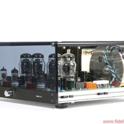 Musica Nova Phoenix 2.2 und Pegasus 50/50 - 50 Watt pro Kanal in einem Ultralinear-Konzept mit großem Schaufenster: Stereoendstufe Pegasus 50/50