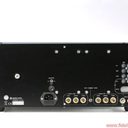 Musica Nova Phoenix 2.2 und Pegasus 50/50 - 50 Watt pro Kanal in einem Ultralinear-Konzept mit großem Schaufenster: Stereoendstufe Pegasus 50/50