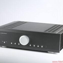 Musical Fidelity M6si - Der Vollverstärker zeigt bei ehrlichem, bodenständigem Stoff pfeilschnelles Impulsverhalten und gefällt mit knochentrockenem Bass, bei dem auch das Timing stimmt.