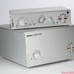 Nagra Jazz und Nagra Classic Amp - Sowohl Jazz als auch Classic Amp sind Nagra-typisch exzellent verarbeitet. Die Vorstufe bietet einen zwischen 0 und +12 dB umschaltbaren Verstärkungsfaktor und ein dimmbares Modulometer, der Endverstärker informiert über die abgegebene Leistung – ebenfalls dimmbar.