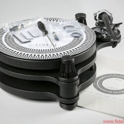 SME Model 15 plus Model 309 SPD - Alles dabei, was man zur Justage und Wartung braucht (links), aber am schönsten ist ein SME Model 15, wenn er sich ordentlich reinhängt und Musik macht.