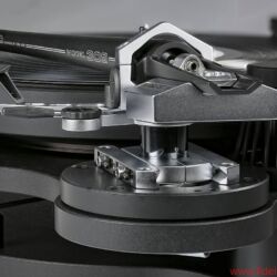 SME Model 15 plus Model 309 SPD - Fast so gut wie ein Series V: Man muss beim SME Model 309 lediglich auf etwas Komfort bei der Höhenverstellung verzichten, die Schlittenmechaniken für Auflagekraft und Überhang sind ebenso präzise gefertigt wie beim legendären „Fünfer“.