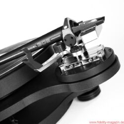 SME Model 15 plus Model 309 SPD - Fast so gut wie ein Series V: Man muss beim SME Model 309 lediglich auf etwas Komfort bei der Höhenverstellung verzichten, die Schlittenmechaniken für Auflagekraft und Überhang sind ebenso präzise gefertigt wie beim legendären „Fünfer“.