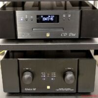 Unison Research CD-Player CD Due (oben) und Vollverstärker Unico 90 TAD