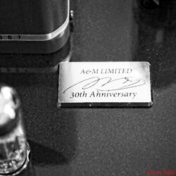 Air Tight ATM 300 Anniversary - Die ATM 300 Anniversary ist kein wirklich „neues“ Modell, vielmehr wurden einige Bauteile geändert und Teile der Schaltung auf die Takatsuki-Endröhren TA 300B angepasst, die bei dieser limitierten Sonderedition zur Erstausstattung gehören.
