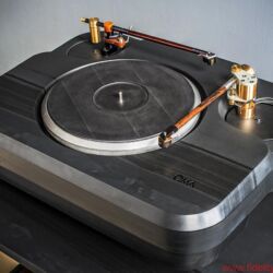 Oswalds Mill Audio Brooklyn, New York 2016, Photo Cynthia van Elk