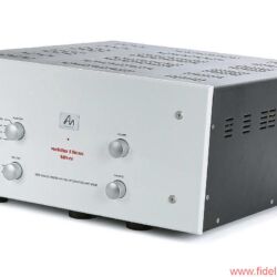 Audio Note (UK) Meishu - Bisher gab es den Verstärker im größten geschlossenen Gehäuse von Audio Note entweder mit schwarzer Acryl-Frontplatte und goldenen Knöpfen oder mit massiver Aluminiumfront und verchromten Bedienungselementen. Auf Wunsch des deutschen Importeurs ist nun auch eine dritte – überraschend elegante – Variante in Weiß + Mattsilber lieferbar.