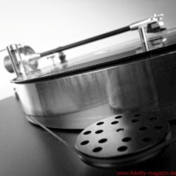 Acoustic Signature WOW XL Plattenspieler / TA 1000 Tonarm / Soundsmith Carmen Moving Iron Tonabnehmer