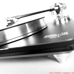 Acoustic Signature WOW XL Plattenspieler / TA 1000 Tonarm / Soundsmith Carmen Moving Iron Tonabnehmer