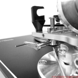 Acoustic Signature WOW XL Plattenspieler / TA 1000 Tonarm / Soundsmith Carmen Moving Iron Tonabnehmer