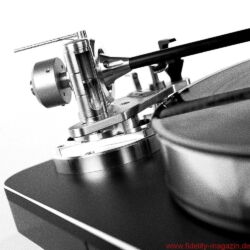 Acoustic Signature WOW XL Plattenspieler / TA 1000 Tonarm / Soundsmith Carmen Moving Iron Tonabnehmer