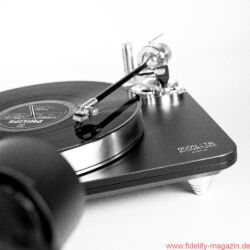 Acoustic Signature WOW XL Plattenspieler / TA 1000 Tonarm / Soundsmith Carmen Moving Iron Tonabnehmer