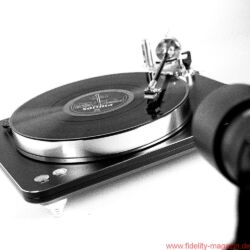 Acoustic Signature WOW XL Plattenspieler / TA 1000 Tonarm / Soundsmith Carmen Moving Iron Tonabnehmer