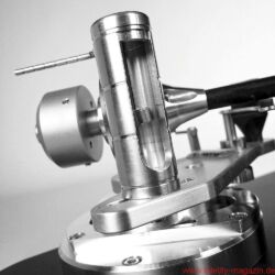 Acoustic Signature WOW XL Plattenspieler / TA 1000 Tonarm / Soundsmith Carmen Moving Iron Tonabnehmer