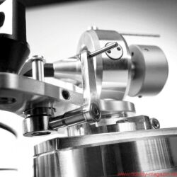 Acoustic Signature WOW XL Plattenspieler / TA 1000 Tonarm / Soundsmith Carmen Moving Iron Tonabnehmer