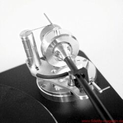 Acoustic Signature WOW XL Plattenspieler / TA 1000 Tonarm / Soundsmith Carmen Moving Iron Tonabnehmer