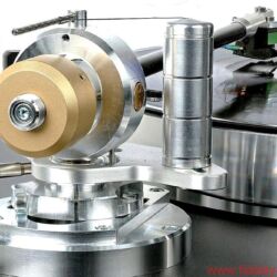 Acoustic Signature WOW XL Plattenspieler / TA 1000 Tonarm / Soundsmith Carmen Moving Iron Tonabnehmer