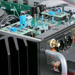Pass INT-60 Vollverstärker