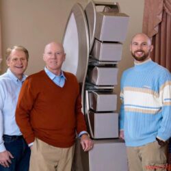 Dave und Daryl Wilson and the team in February 2017 in front of the new Wilson Audio Specialties WAMM Master Chronosonic