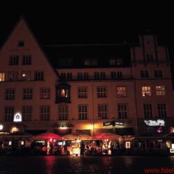 FIDELITY zu Besuch bei Audes in Estland - Tagsüber ist die Altstadt von Tallinn schon sehenswert, abends herrscht im Sommer geradezu mediterranes Flair