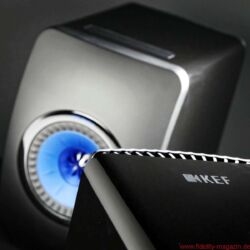 KEF LS50 Wireless Aktivlautsprecher - Kann man also wirklich das Rack ausmisten und einfach alles den knuffigen KEF-Kistchen überlassen?