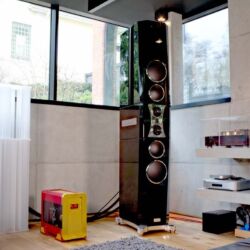 TIDAL La Assoluta in a picture-book bunker dream system