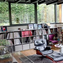 TIDAL La Assoluta in a picture-book bunker dream system - Perfect listening position. Fabulous view. Mind-blowing sound … music as the elixir of life. It all started with the legendary Nakamichi Dragon – and whatever you do, don’t call it a “cassette recorder”!