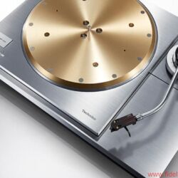 Technics SL-1000R Plattenspieler