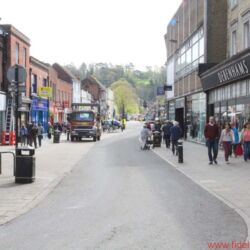 IsoTek Systems Firmenreportage 2017 - Das Headquarter von IsoTek liegt im südenglischen Winchester, dem Heimatort von IsoTek-Chef Keith Martin und Produktionsleiter Tom Foyle. Hier trifft sich die Kernmannschaft regelmäßig, um neue Produkte zu entwickeln und auszuprobieren. Winchester bietet ein l(i)ebenswertes Umfeld, das nicht nur die Arbeit beflügelt – inklusive beeindruckender Kathedrale, historischer Altstadt und einer ganzen Reihe gepflegter Pubs …