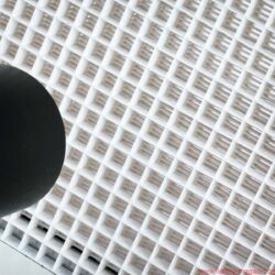 Sombetzki ESL Home Personal Speaker - Sombetzki stellt das elektrostatische Wandlerelement in der eigenen Manufaktur her – Ehrensache. Im ESL Home erreichen die Folien einen linearen Hub von ± 4mm!