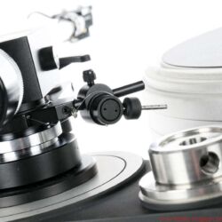 TechDAS Air Force III plus Einstein Tonarm und Einstein Tonabnehmer