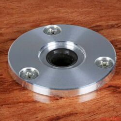 Acoustic Solid 113 Wood Bubinga - In die 12-Millimeter-Tellerachse, die sich spielfrei in der besonders gleitfähigen Acoustic-Solid-Kunsstoffbuchse dreht, ist eine Lagerkugel aus Keramik eingelassen, die wiederum auf einem Teflonspiegel läuft. Auch der Tonarm mit Carbonrohr wird im eigenen Hause gefertigt.