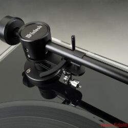 McIntosh MT2 Precision Turntable