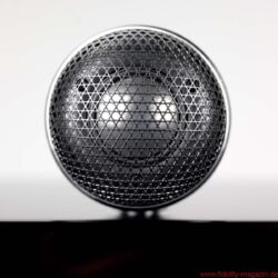 FIDELITY Award Winner 2018 Bowers & Wilkins 702 S2