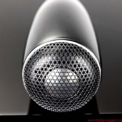 FIDELITY Award Winner 2018 Bowers & Wilkins 702 S2