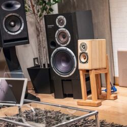 Philips TEAC Pioneer Onkyo Yaesu Tokyo