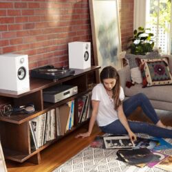 Bowers & Wilkins 607