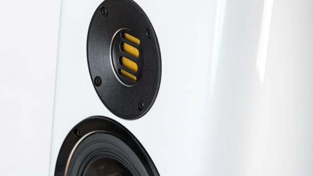 Elac