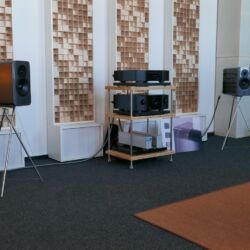 Q Acoustics Concept 300