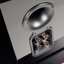 Bowers & Wilkins 702 S2