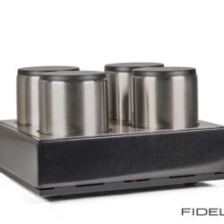 Canever Audio La Scala Reference Amplifier. Jede der symmetrischen Verstärkerstufen erhält ihre eigene Gleichspannung aus einem ultimativen 40-Kilo-Netzteil.