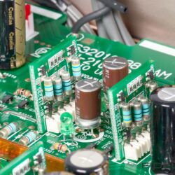 Marantz Vollverstärker PM-KI Ruby und SACD-Player SA-KI Ruby